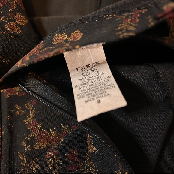 Wildlife New York Floral Brocade Skirt - Size 8 - Picture 8 of 8